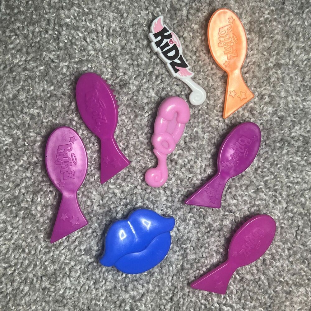 Bunldes of Bratz Doll Brushes